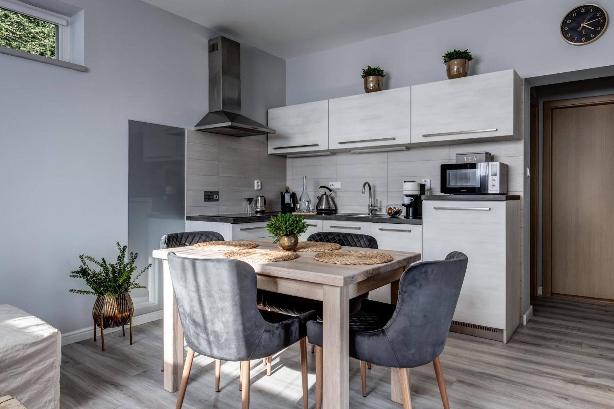 Wellness Apartmany Cesky Raj & Biokolna Lomnice nad Popelkou Bagian luar foto
